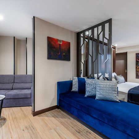 Aprilis Deluxe Hotel Истанбул Екстериор снимка