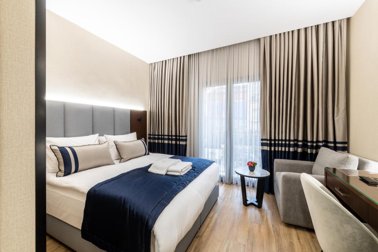Aprilis Deluxe Hotel Истанбул Екстериор снимка
