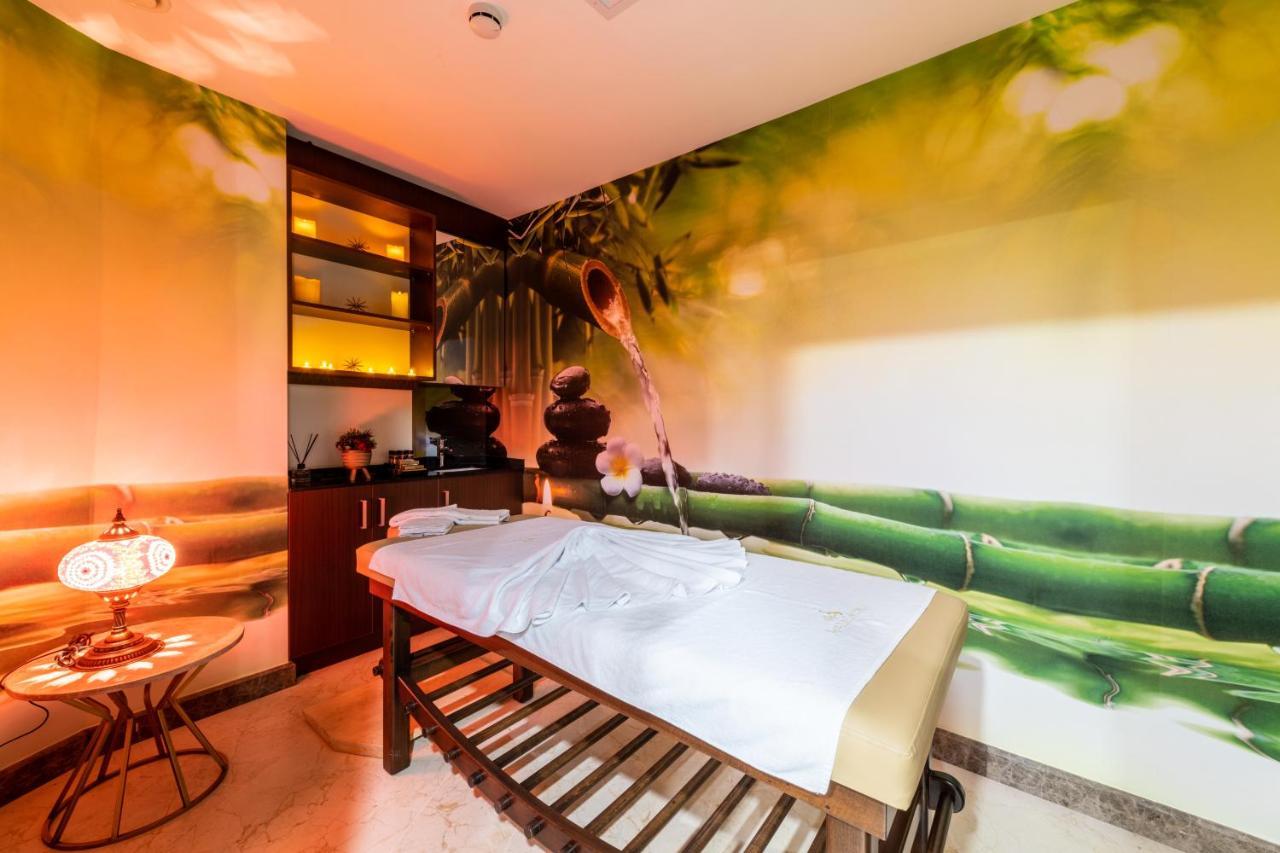 Aprilis Deluxe Hotel Истанбул Екстериор снимка